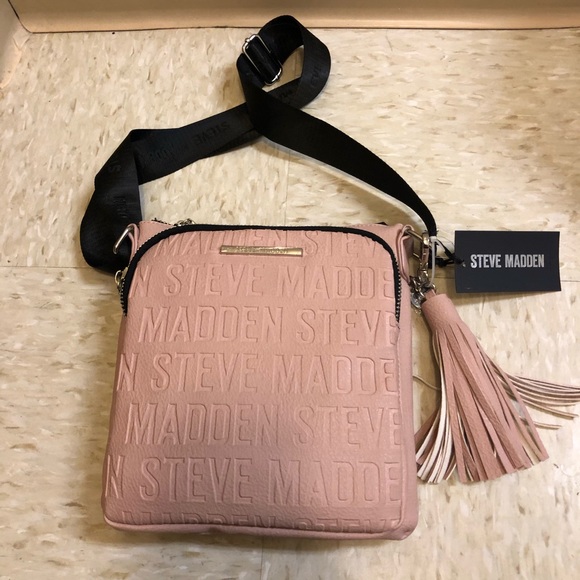 Steve Madden Handbags - Steve Madden BGlamm Blush Crossbody